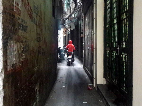 U40 một lần nông nổi: Mua nhà ngõ sâu, bán chẳng được ở cực thân