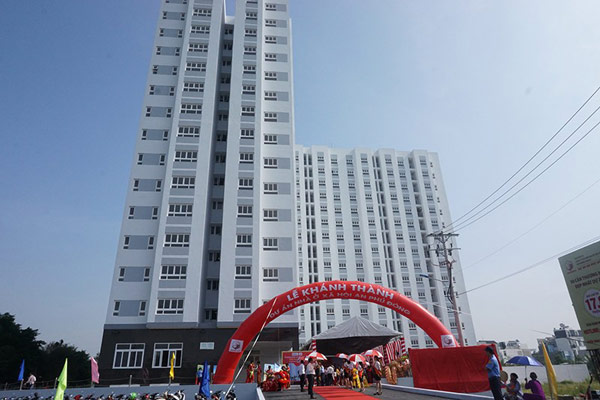 Đầu nậu nhà ở xã hội hoành hành thu lời bất chính, người nghèo khóc ròng