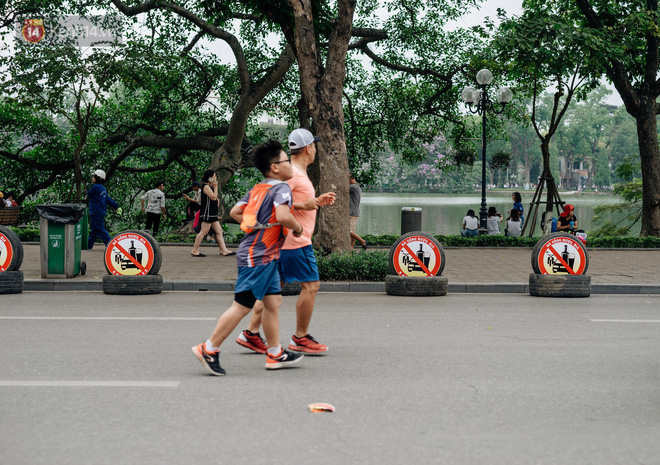 Chùm ảnh: 8.000 người mang logo Đã uống rượu bia - Không lái xe cùng tuần hành trên phố đi bộ Hồ Gươm