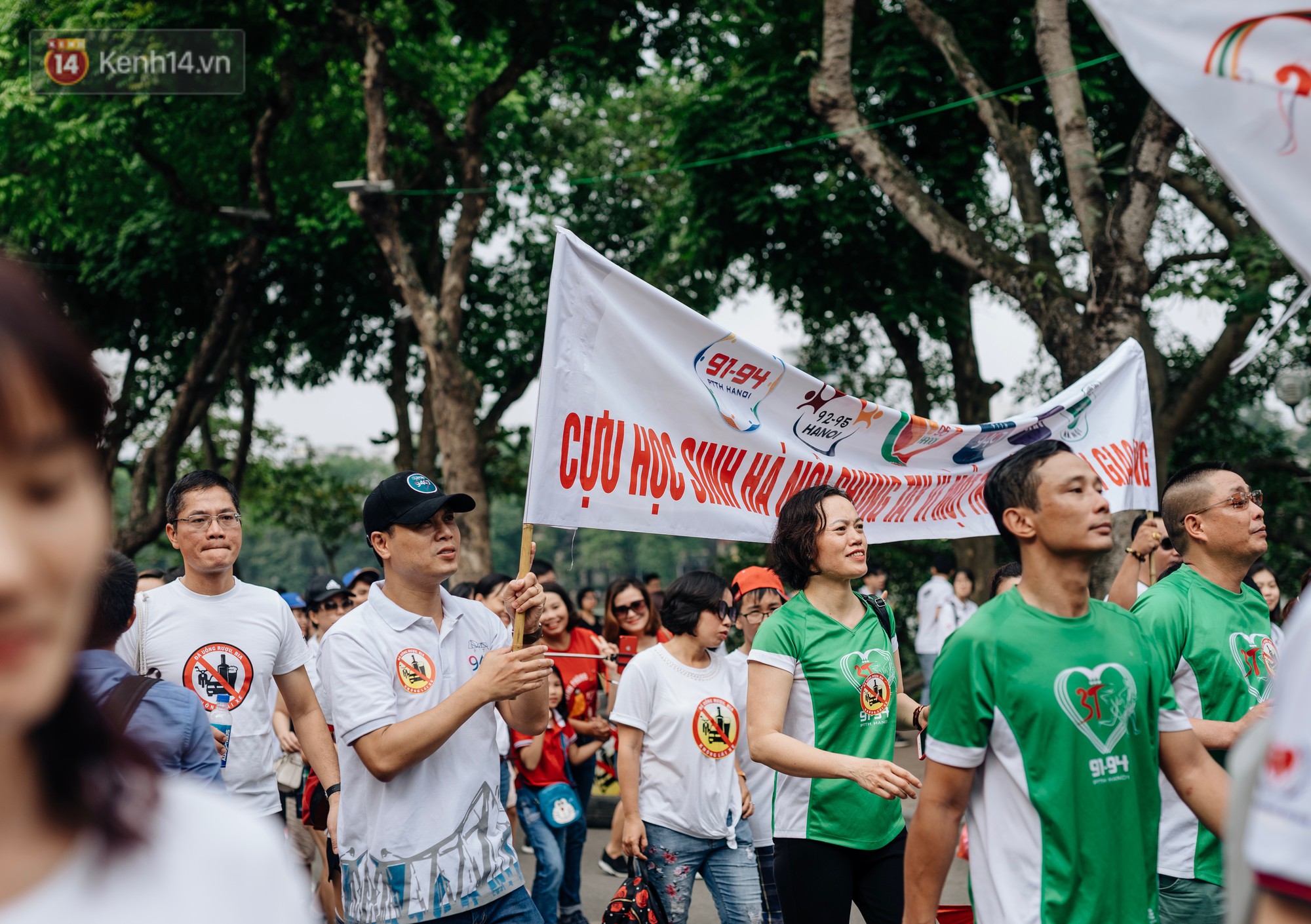 Chùm ảnh: 8.000 người mang logo Đã uống rượu bia - Không lái xe cùng tuần hành trên phố đi bộ Hồ Gươm
