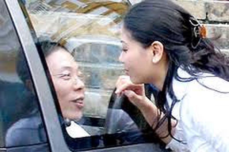 Đại gia bán điện thoại vào tù, đứt tình với hoa hậu nổi tiếng