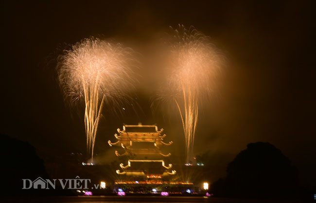 Video ảnh Vesak 2019: Huyền ảo màn pháo hoa tại chùa Tam Chúc