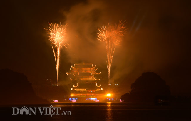 Video ảnh Vesak 2019: Huyền ảo màn pháo hoa tại chùa Tam Chúc