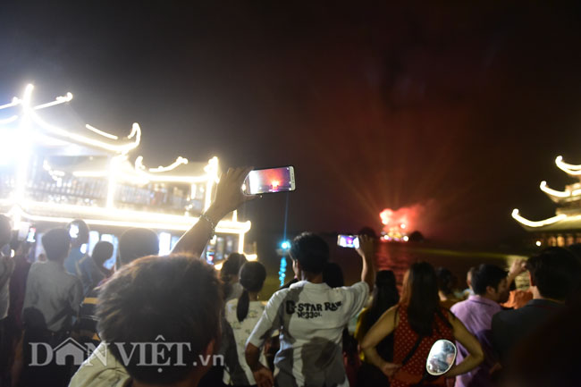Video ảnh Vesak 2019: Huyền ảo màn pháo hoa tại chùa Tam Chúc
