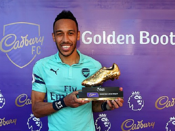 Aubameyang chia sẻ danh hiệu Vua phá lưới với bộ đôi tiền đạo của Liverpool