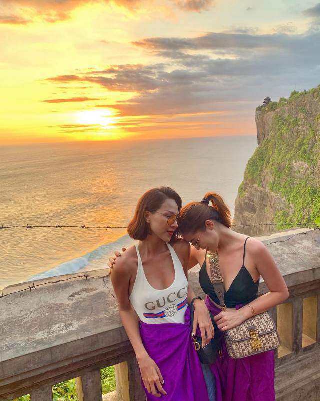 Không chỉ bốc lửa với bikini, người tình Kỳ Duyên còn mặc đẹp loại đồ này khiến fan mê đắm