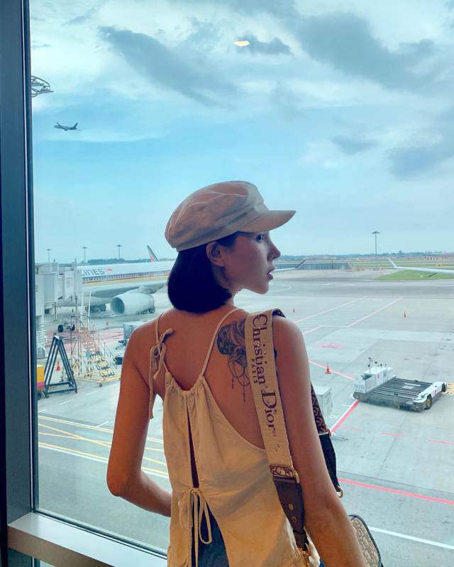 Không chỉ bốc lửa với bikini, người tình Kỳ Duyên còn mặc đẹp loại đồ này khiến fan mê đắm