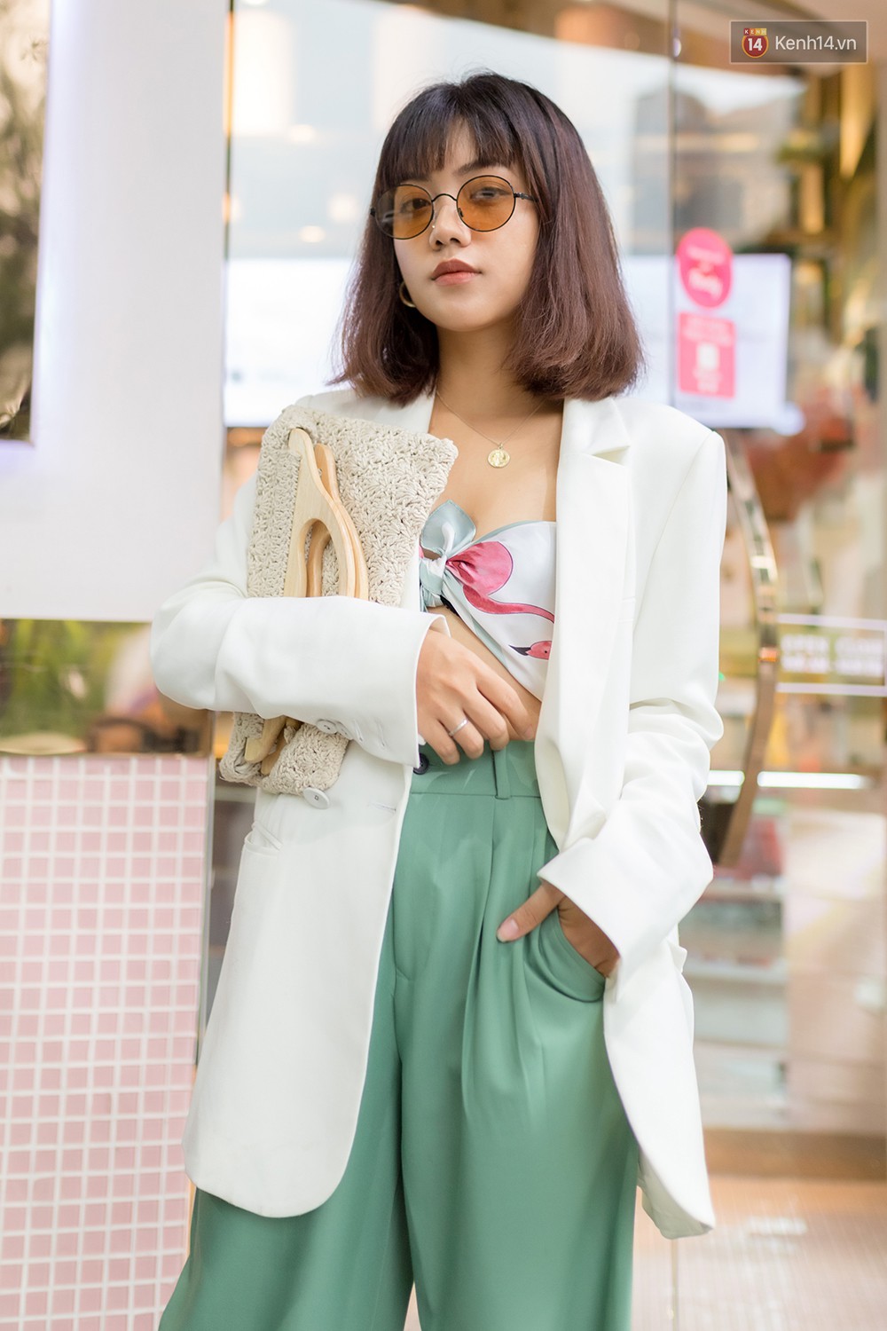 Street style 2 miền: miền Nam lên đồ dạo phố như đi quẩy, miền Bắc diện toàn crop top trẻ trung