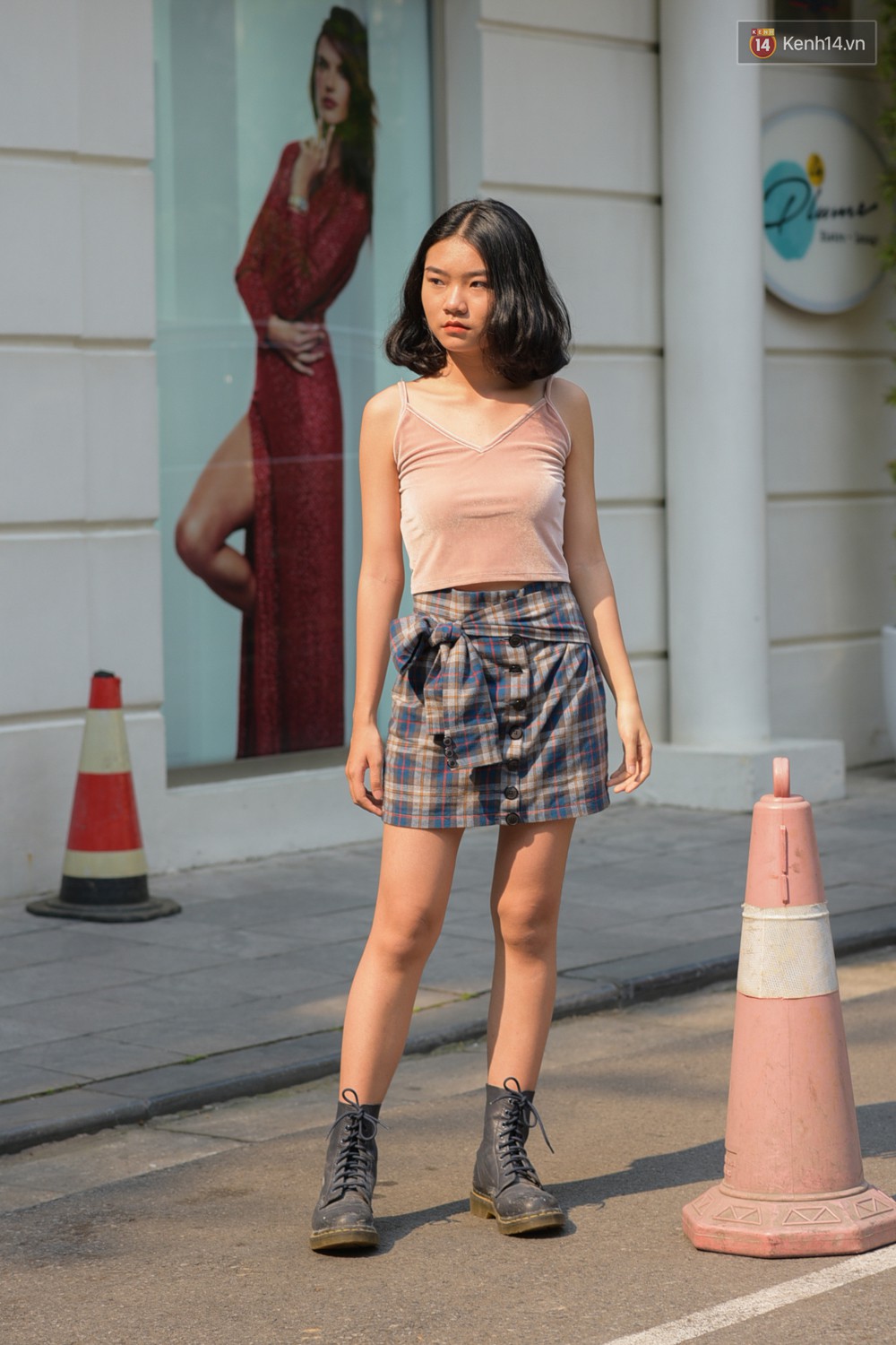 Street style 2 miền: miền Nam lên đồ dạo phố như đi quẩy, miền Bắc diện toàn crop top trẻ trung