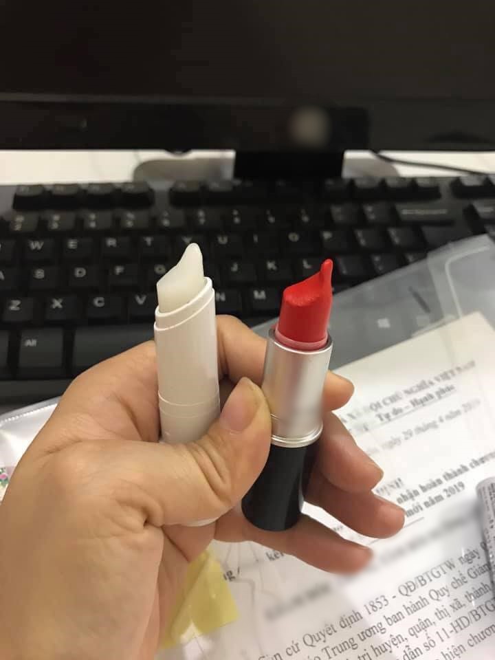 Phái đẹp và những kiểu đánh son không giống ai: Cùng một hãng đi ra nhưng muôn vàn số phận