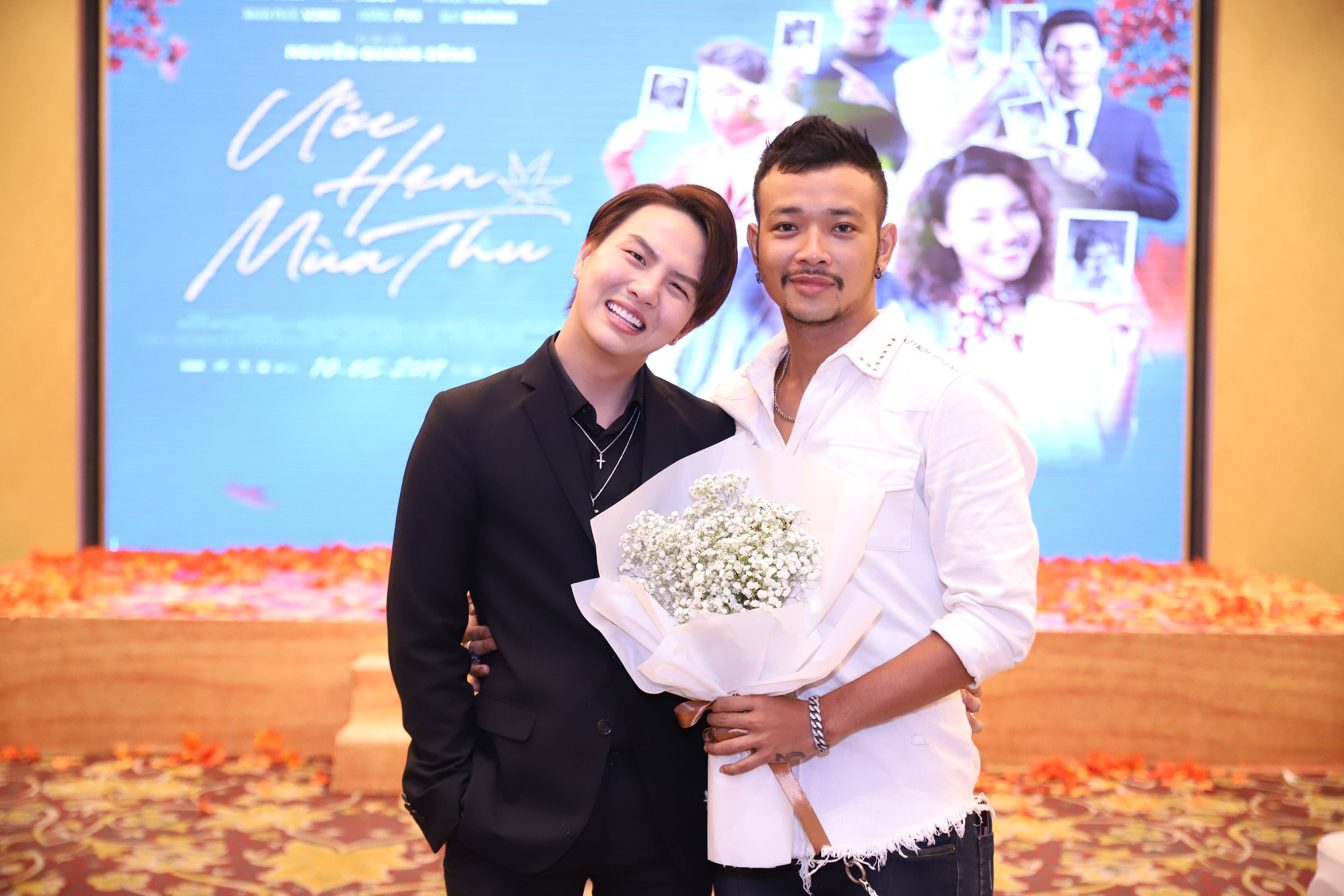 Bị chỉ trích đem đồng tính ra chọc cười ở Ước Hẹn Mùa Thu, đạo diễn Nguyễn Quang Dũng: Người đồng tính cũng không nên nhạy cảm quá!