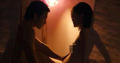 Angela Phương Trinh và những sao nữ đóng cảnh nóng khi chưa 18 tuổi