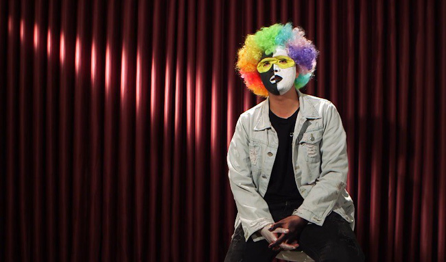 Lựa chọn trái tim: Cô gái gây choáng khi tự chấm mình 1.000 điểm nhan sắc, tuyển mẫu người yêu... chỉ có trong tiểu thuyết