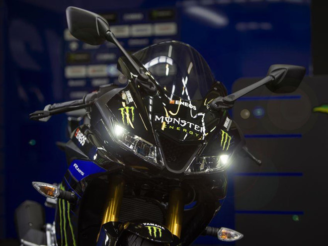 Yamaha YZF-R15 có thêm phiên bản Monster Energy MotoGP 2019