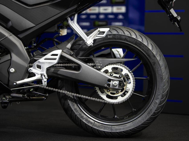 Yamaha YZF-R15 có thêm phiên bản Monster Energy MotoGP 2019