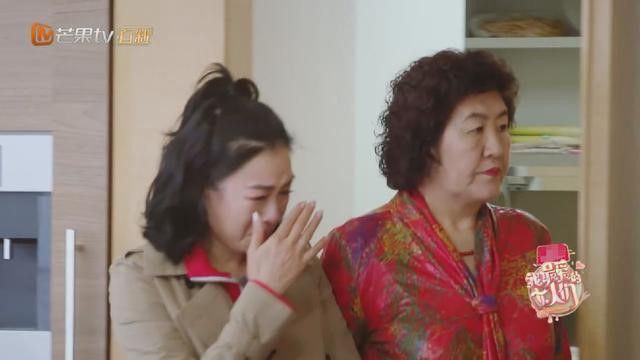 Bom sex gốc Việt bị chồng mắng đến phát khóc trên truyền hình