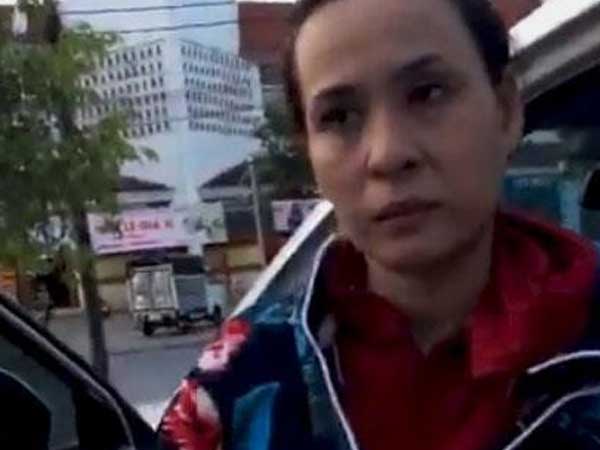 Siết cổ, đe dọa người cho vay để đòi xóa nợ