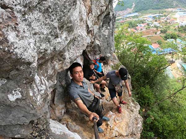 Cay đắng sau những video triệu view của các Youtuber Việt