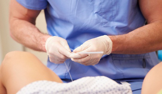 Trung Quốc: Dụ dỗ sinh viên đẹp, học giỏi bán trứng với giá 14.600 USD