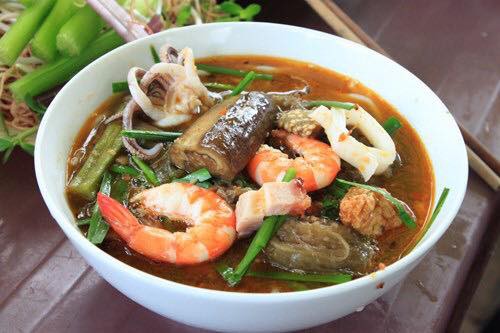 Giữa tình hình giá xăng điện tăng cao, 1 quán bún mắm ở Sài Gòn đăng thông báo xin bớt 1 con tôm trong tô bún để giữ nguyên giá gây xôn xao Giữa tình hình giá xăng điện tăng cao, 1 quán bún mắm ở Sài Gòn đăng thông báo xin bớt 1 con tôm trong tô bún để giữ nguyên giá gây xôn xao