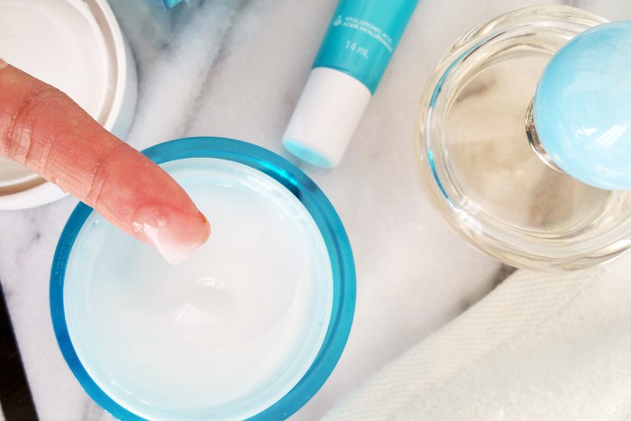 Như nhiều tín đồ làm đẹp, Quỳnh Anh Shyn cũng đang dùng loại kem chống nắng và kem dưỡng siêu quen thuộc