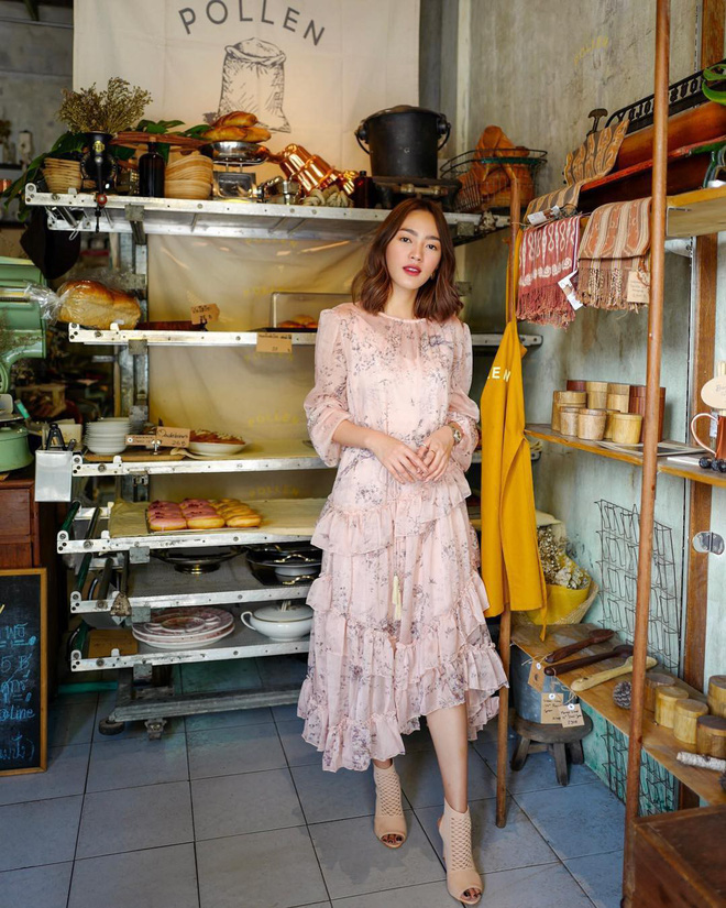 Khi bạn muốn trông thật nữ tính và mọi khuyết điểm vóc dáng được giấu triệt để, hãy diện váy xếp tầng Khi bạn muốn trông thật nữ tính và mọi khuyết điểm vóc dáng được giấu triệt để, hãy diện váy xếp tầng