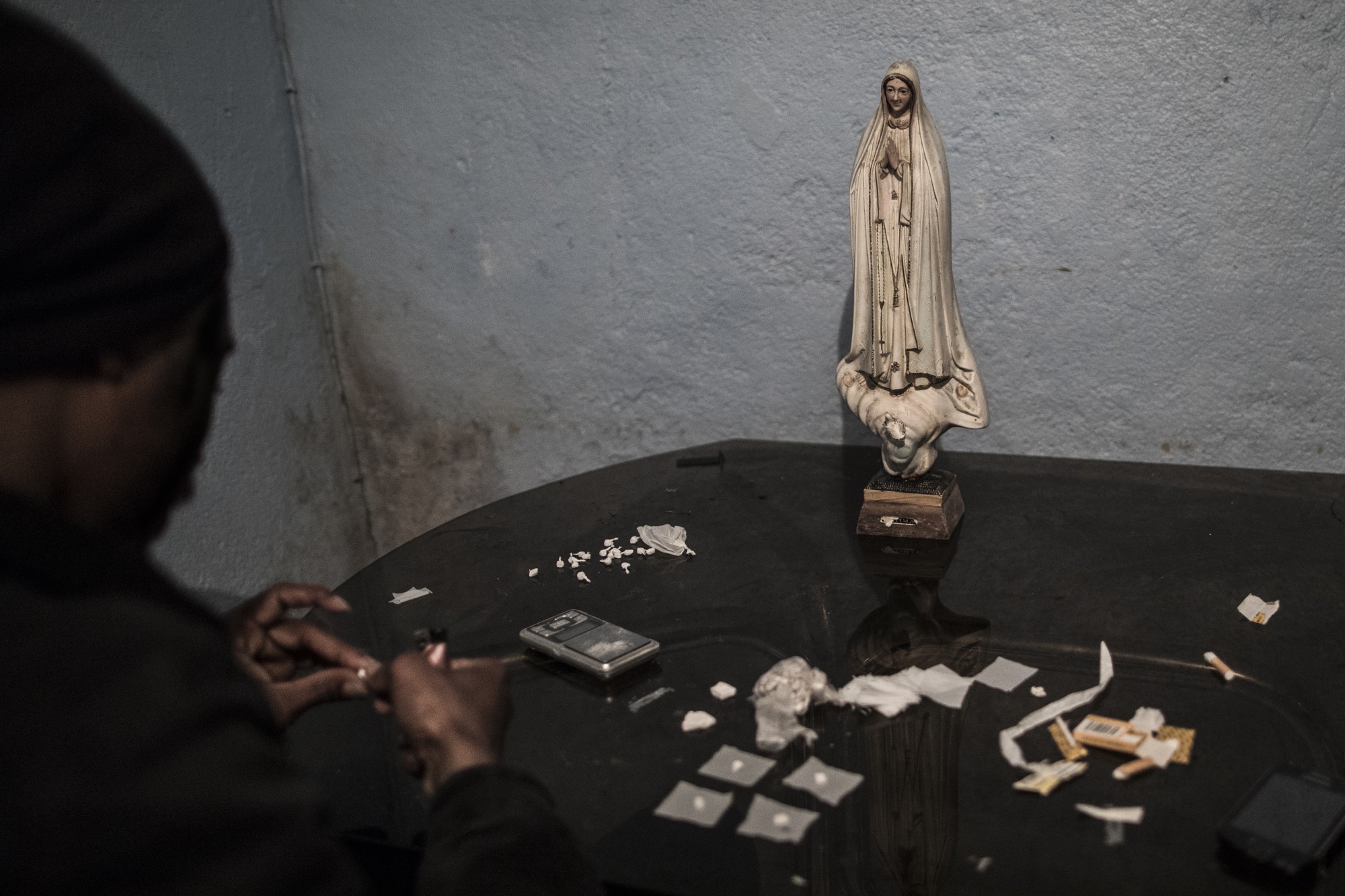 Mặt tối cuộc sống mang tên 6 de Maio: Những gì diễn ra bên trong khu phố nguy hiểm bậc nhất Bồ Đào Nha