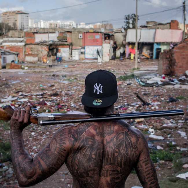 Mặt tối cuộc sống mang tên 6 de Maio: Những gì diễn ra bên trong khu phố nguy hiểm bậc nhất Bồ Đào Nha