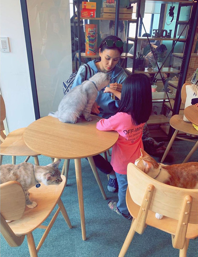 Con gái tài tử Jang Dong Gun và nữ minh tinh đại gia lần đầu lộ diện: Ai ngờ đã lớn thế này rồi!