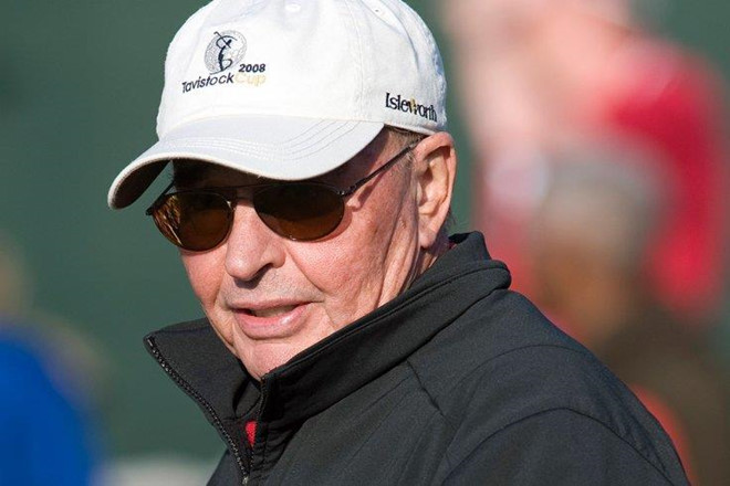 Các ông chủ CLB bóng đá Anh kiếm tiền tỷ USD như thế nào