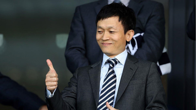 Các ông chủ CLB bóng đá Anh kiếm tiền tỷ USD như thế nào