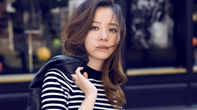 Sao Hoa ngữ - Người suýt tự tử, kẻ bỏ cả mẹ ruột vì quá lụy tình