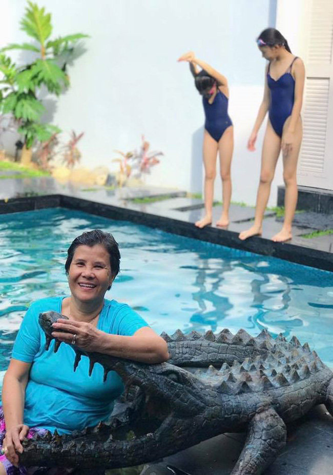 Công chúa 14 tuổi nhà Quyền Linh: Cao 1m7, sở hữu vẻ đẹp mong manh và được ví là bản sao của Trương Bá Chi