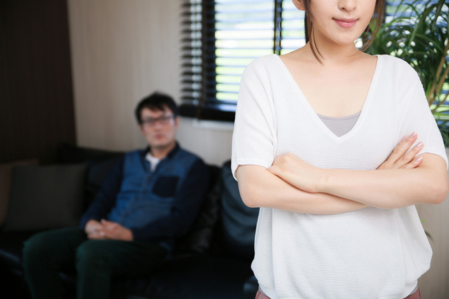 Đăng đàn xin tư vấn vì làm 7 triệu đã cống cho vợ tới 4 triệu, chồng trẻ toát mồ hôi khi bị chị em chất vấn: Còn 3 triệu để làm gì? Đăng đàn xin tư vấn vì làm 7 triệu đã cống cho vợ tới 4 triệu, chồng trẻ toát mồ hôi khi bị chị em chất vấn: Còn 3 triệu để làm gì?