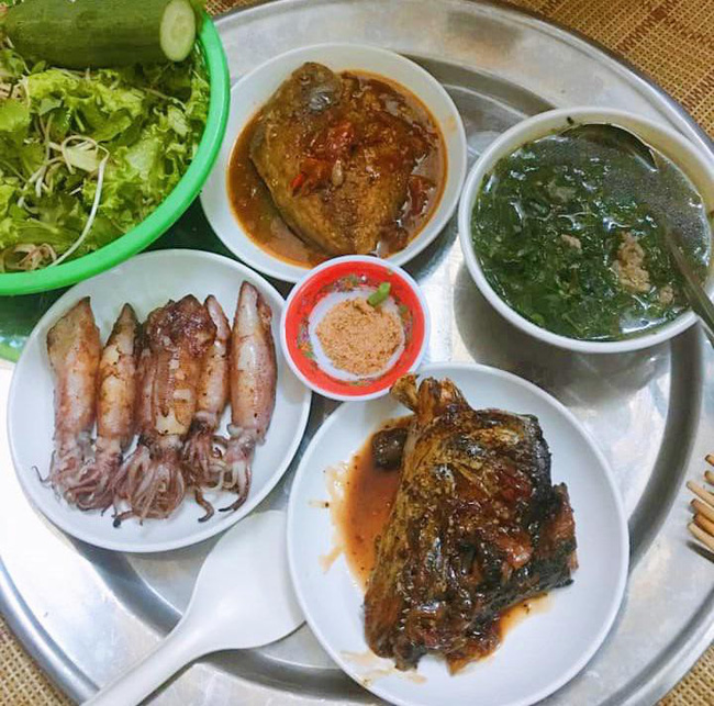 Bí quyết chi tiêu của bà nội trợ 9X chỉ tốn hơn 1 triệu/tháng tiền chợ mà bữa nào cũng đầy ắp hải sản