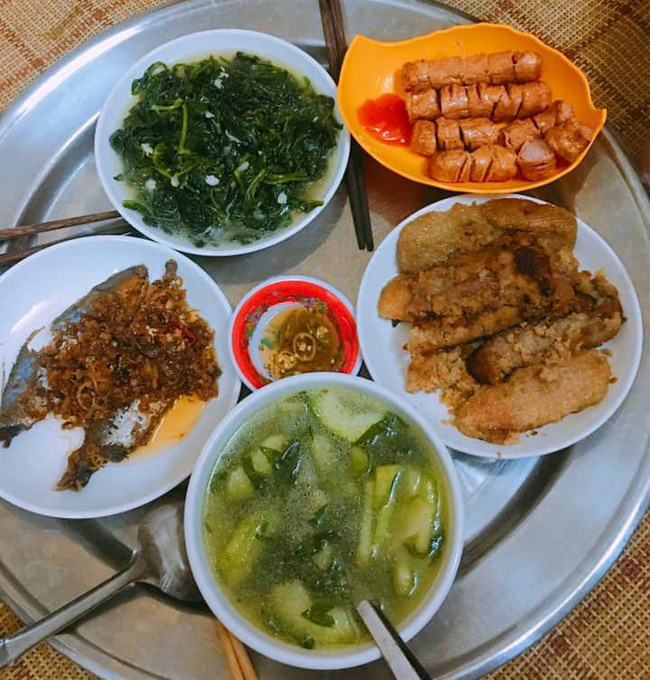 Bí quyết chi tiêu của bà nội trợ 9X chỉ tốn hơn 1 triệu/tháng tiền chợ mà bữa nào cũng đầy ắp hải sản