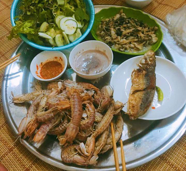 Bí quyết chi tiêu của bà nội trợ 9X chỉ tốn hơn 1 triệu/tháng tiền chợ mà bữa nào cũng đầy ắp hải sản