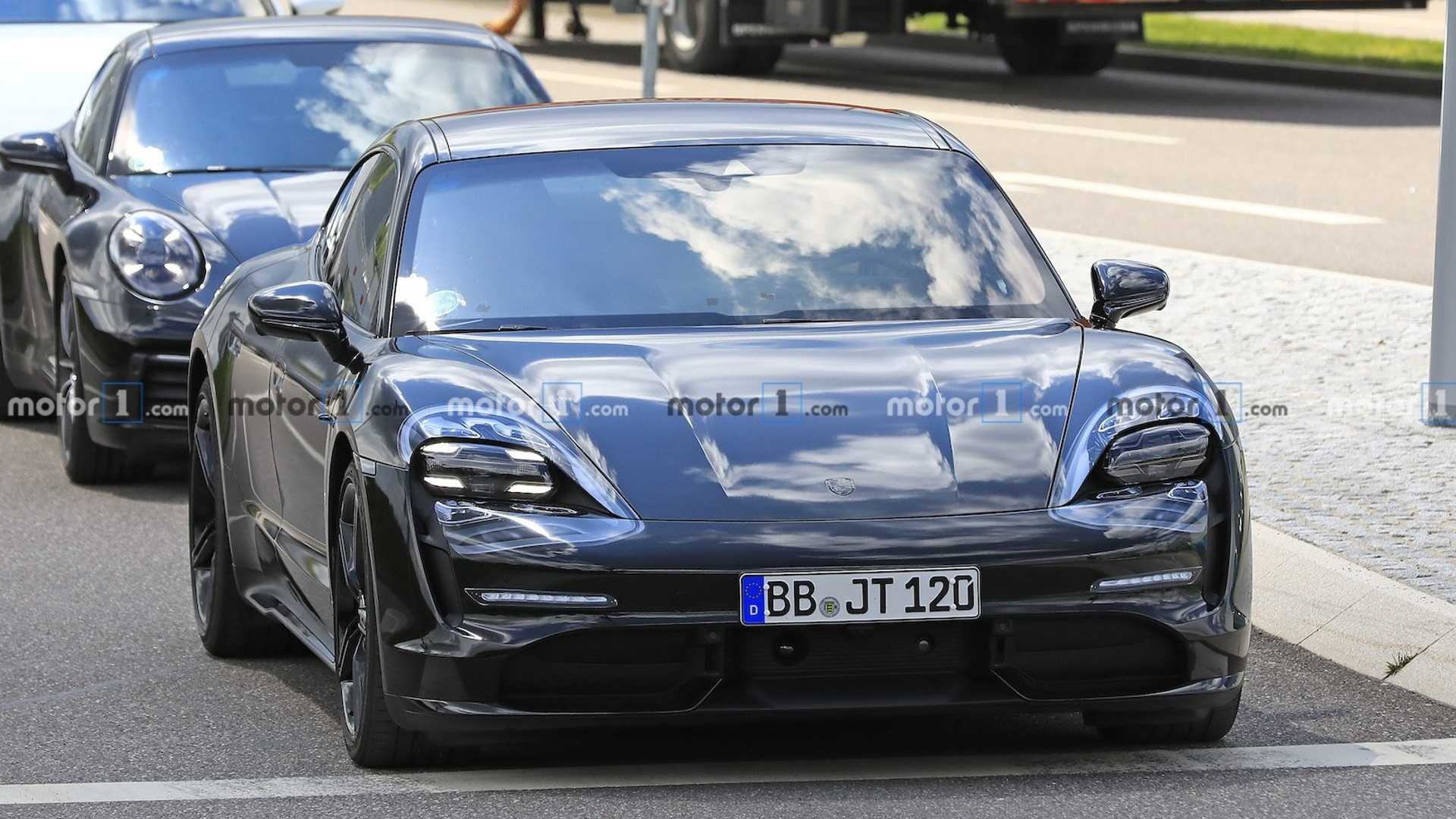 Nội thất Porsche Taycan lần đầu lộ diện Nội thất Porsche Taycan lần đầu lộ diện