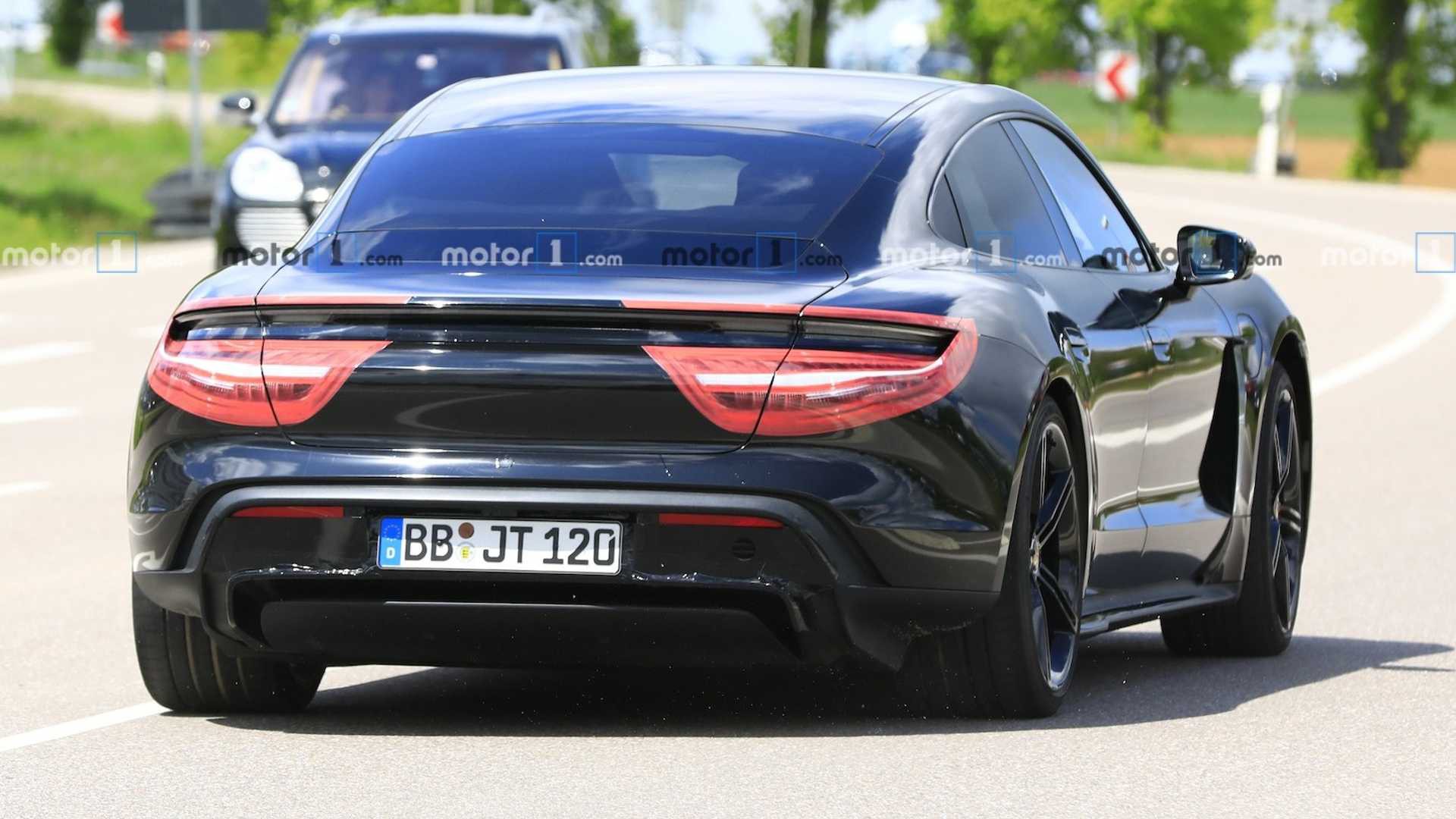 Nội thất Porsche Taycan lần đầu lộ diện Nội thất Porsche Taycan lần đầu lộ diện