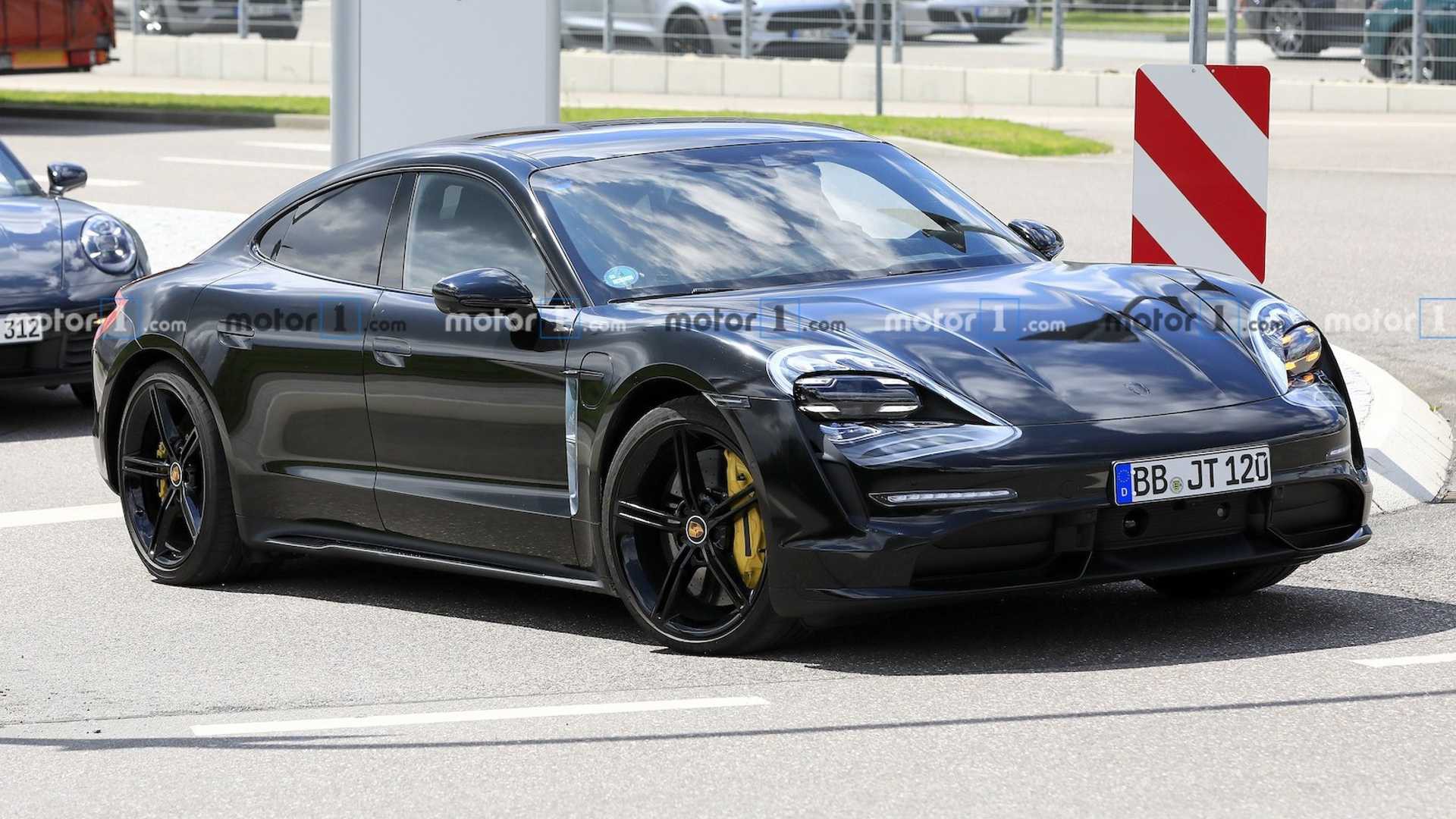 Nội thất Porsche Taycan lần đầu lộ diện Nội thất Porsche Taycan lần đầu lộ diện