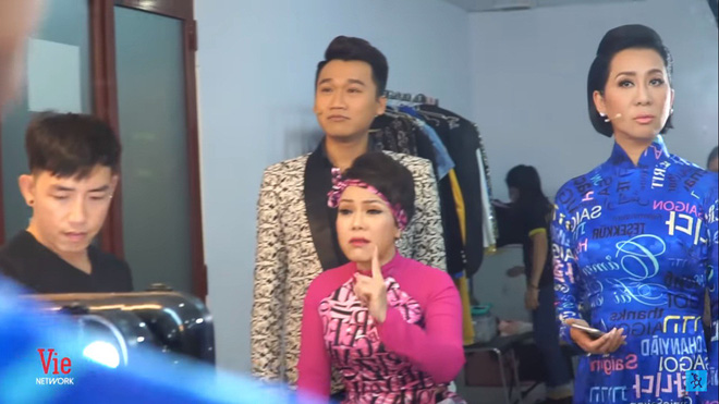 Việt Hương khẳng định: Tôi không bao giờ livestream chửi ai hết Việt Hương khẳng định: Tôi không bao giờ livestream chửi ai hết