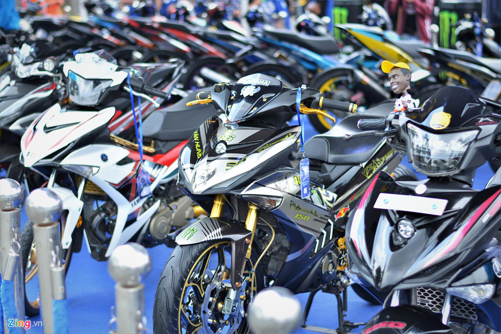 Dàn xe độ khủng hàng trăm triệu đồng quy tụ tại Sài Gòn