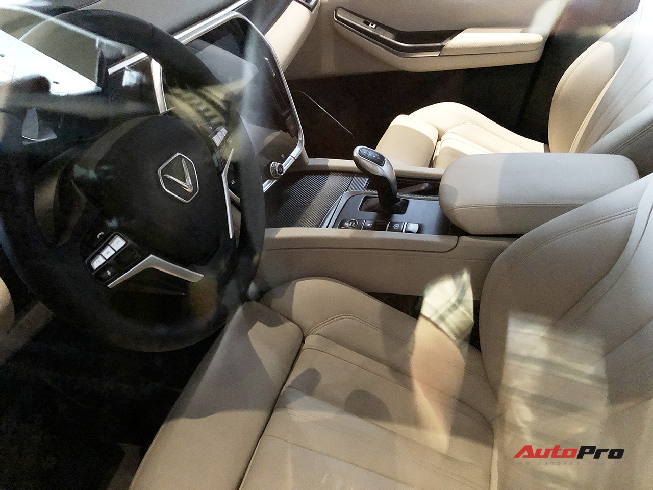 Khám phá chi tiết Lux V8 tại Hải Phòng - SUV mạnh nhất của VinFast không phải ai cũng mua được Khám phá chi tiết Lux V8 tại Hải Phòng - SUV mạnh nhất của VinFast không phải ai cũng mua được