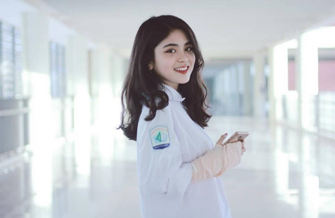 Những cô gái thu hút chú ý của dân mạng dù chỉ mặc đồng phục học sinh