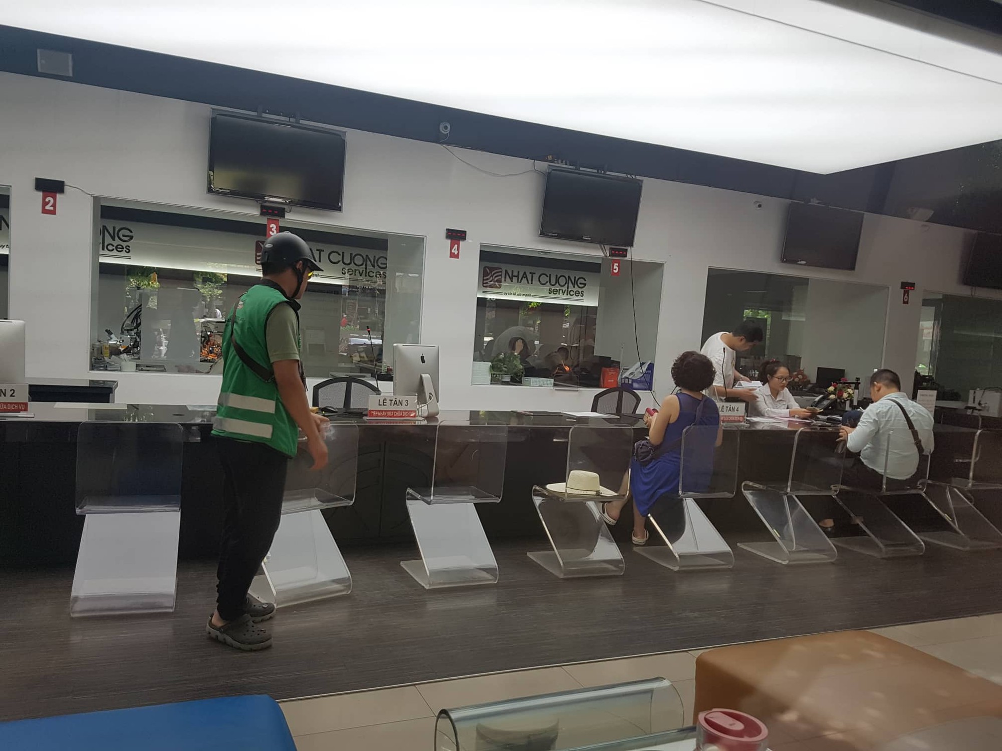 Tổng giám đốc Nhật Cường Mobile bị bắt, cửa hàng đóng cửa: Khách muốn bảo hành sản phẩm phải làm thế nào?