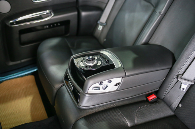 Rolls-Royce Ghost 2011 giá 10 tỷ đồng Rolls-Royce Ghost 2011 giá 10 tỷ đồng