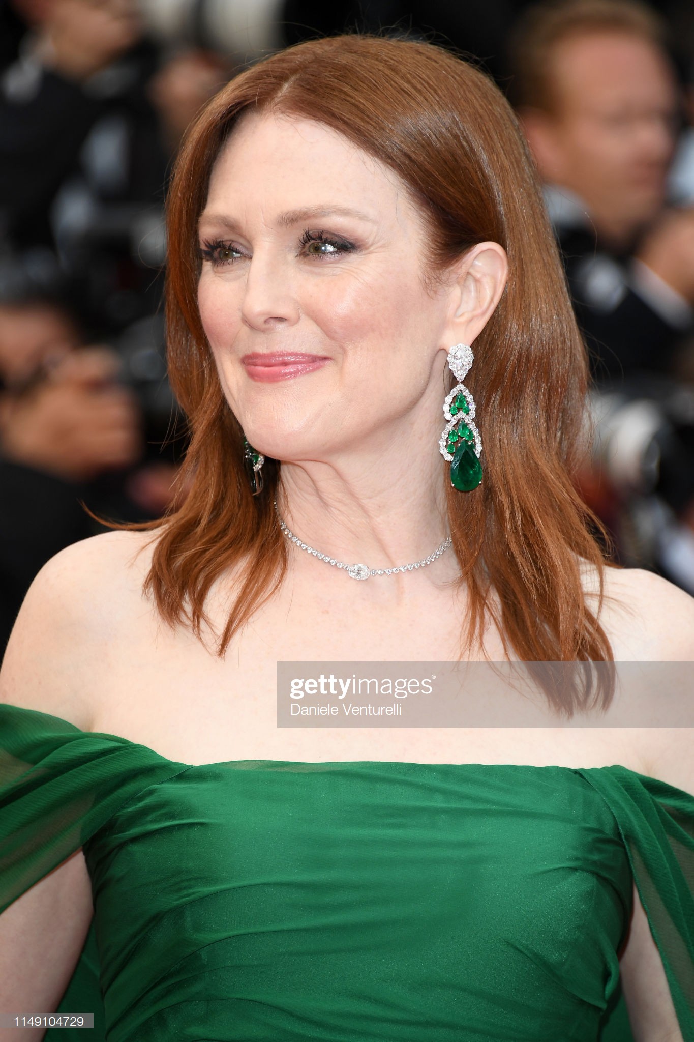 Thảm đỏ LHP Cannes 2019: Selena bức thở với vòng 1 khủng, Ella Fanning như bà hoàng bên dàn siêu mẫu Victorias Secret