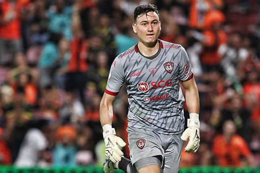 HLV Muangthong báo tin báo động đỏ về tình trạng của Văn Lâm