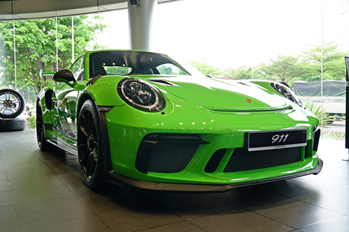 Porsche 911 GT3 RS màu độc giá 16 tỷ xuất hiện tại Sài Gòn Porsche 911 GT3 RS màu độc giá 16 tỷ xuất hiện tại Sài Gòn