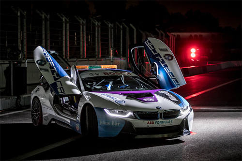 BMW i8 Roadster - xe mui trần dẫn đường ở Formula E BMW i8 Roadster - xe mui trần dẫn đường ở Formula E